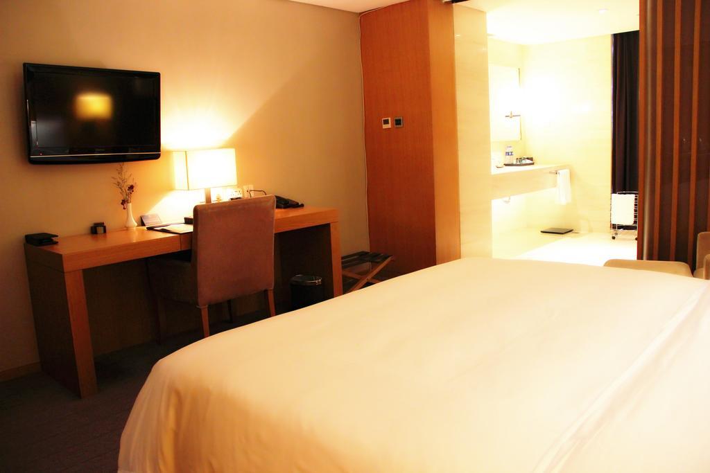 Shenyang Tianfeng International Hotel Exterior foto